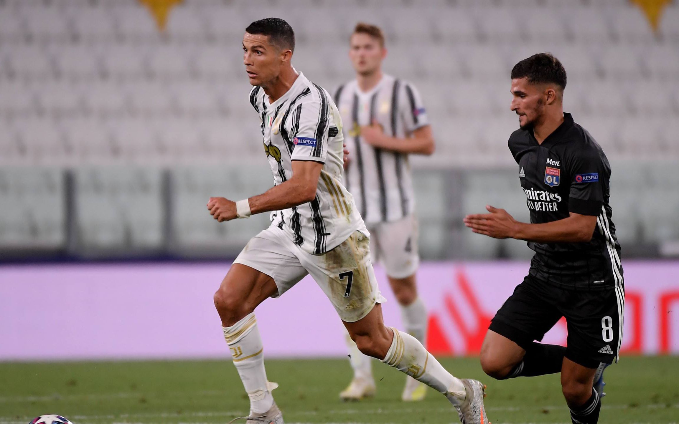 里昂横扫美国,C罗刷新纪录 里昂横扫美国,C罗刷新纪录