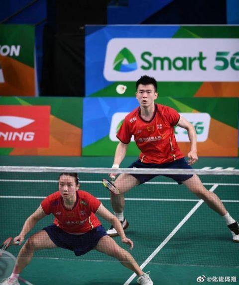 日本队轻取印度队,黄鸭组合点燃赛场 日本队轻取印度队,黄鸭组合点燃赛场