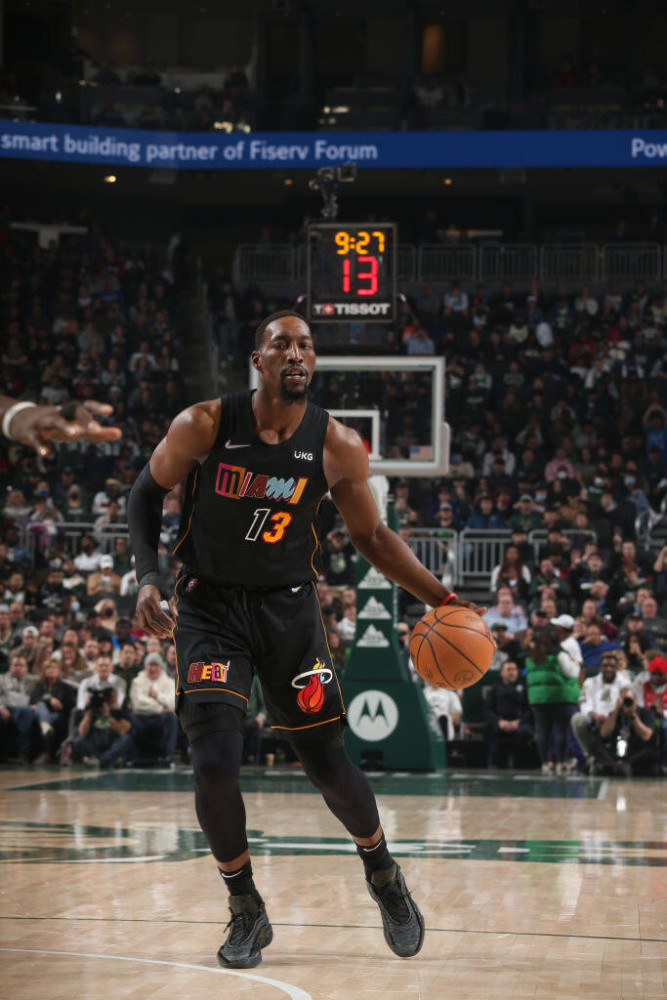 骑士完胜热火,霍勒迪刷新纪录 骑士完胜热火,霍勒迪刷新纪录