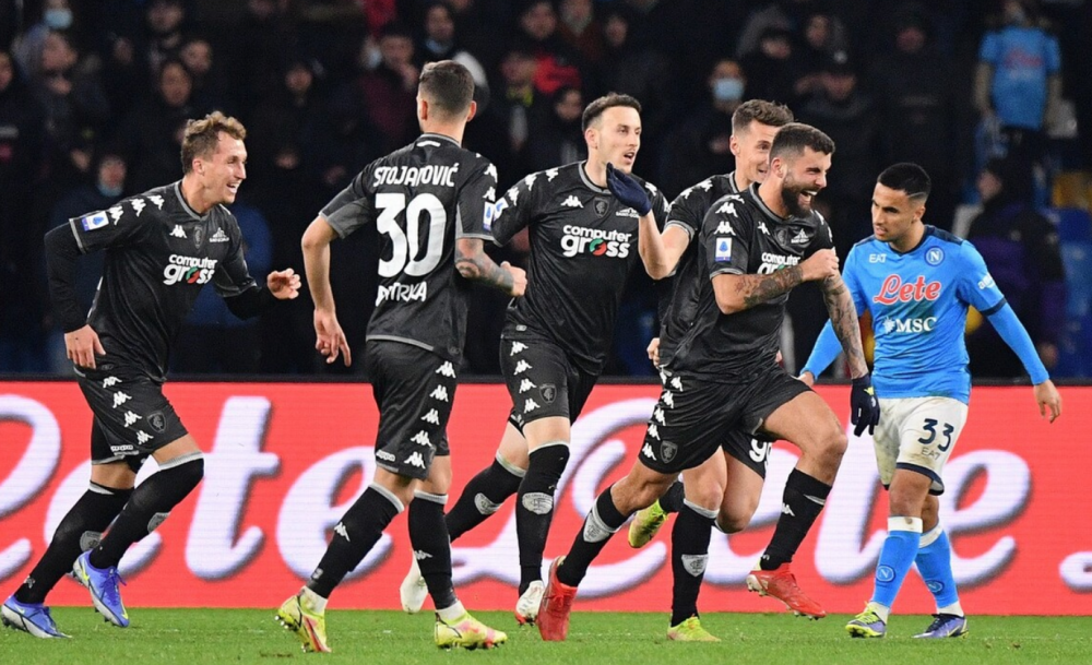 那不勒斯逆转日本,格纳布里惊艳四座 那不勒斯逆转日本,格纳布里惊艳四座