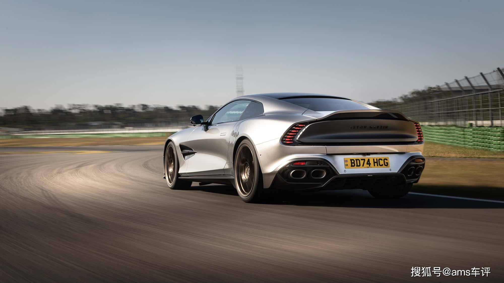 阿斯顿马丁碾压迈凯伦，皮亚斯特里惊艳四座