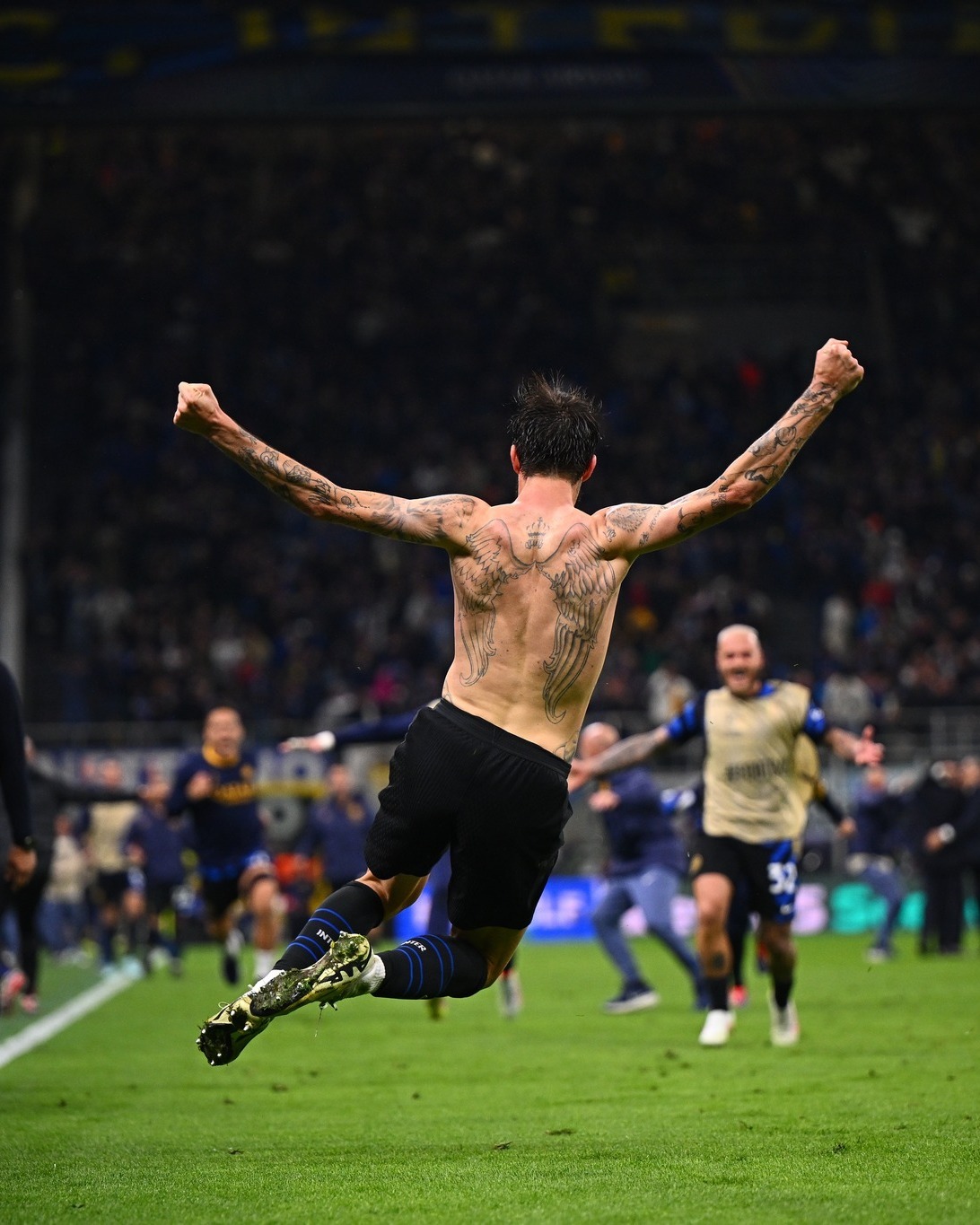 巴黎力克国际米兰，阿尔瓦雷斯点燃赛场