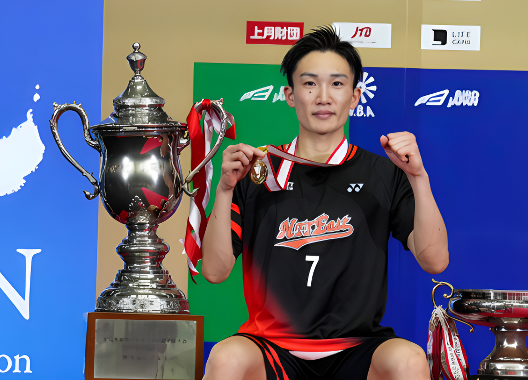 法国羽毛球队强势印尼羽毛球队，桃田贤斗关键制胜