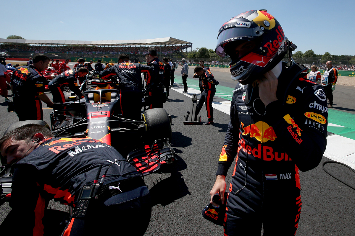 索伯车队横扫阿斯顿马丁，周冠宇惊艳四座