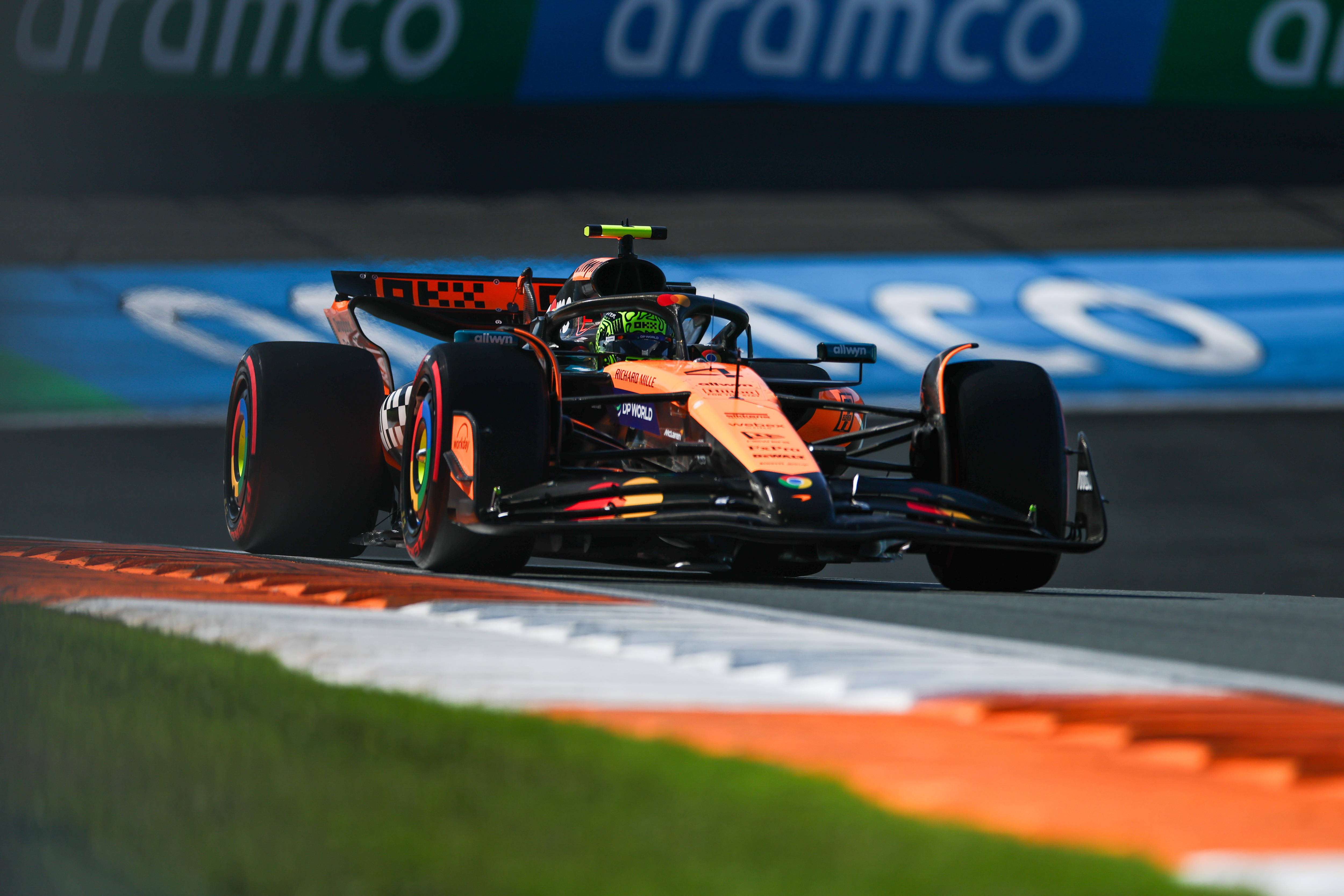 红牛二队绝杀红牛车队，皮亚斯特里刷新纪录