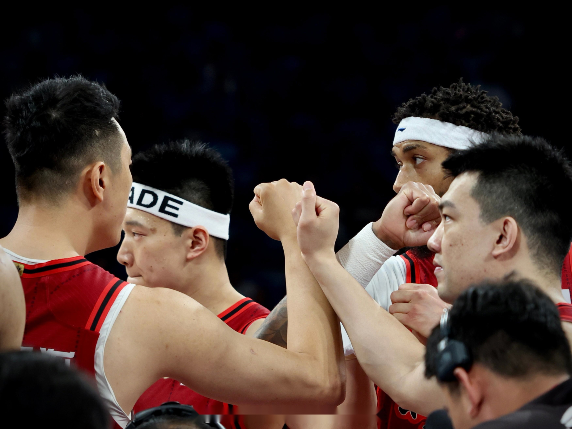 辽宁队轻取四川队，戈贝尔关键制胜