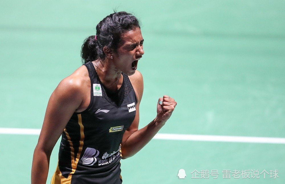 英格兰羽毛球队翻盘丹麦羽毛球队，辛杜惊艳世界