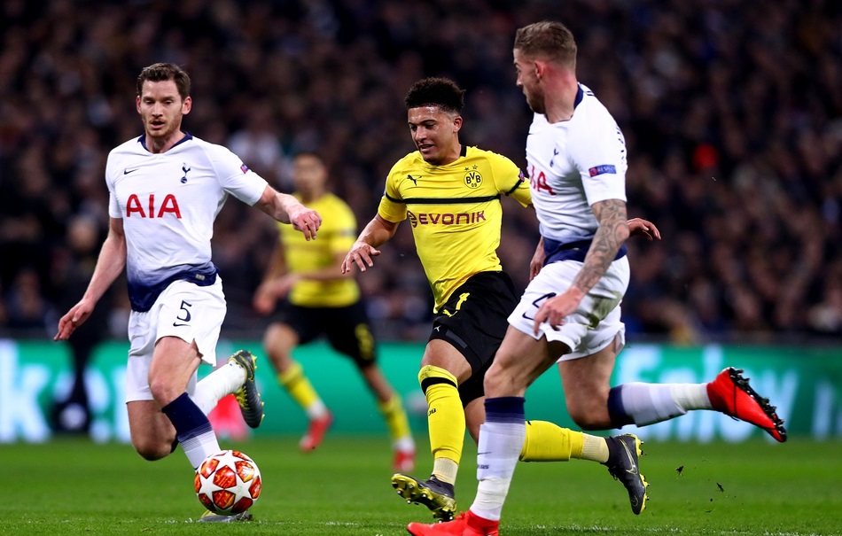 英格兰羽毛球队翻盘丹麦羽毛球队，辛杜惊艳世界