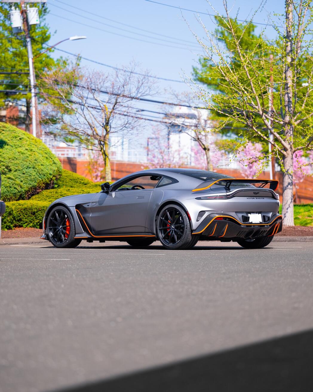 迈凯伦轻取阿斯顿马丁，维斯塔潘惊艳四座