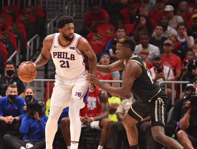 亚特兰大鹰队在主场大获全胜