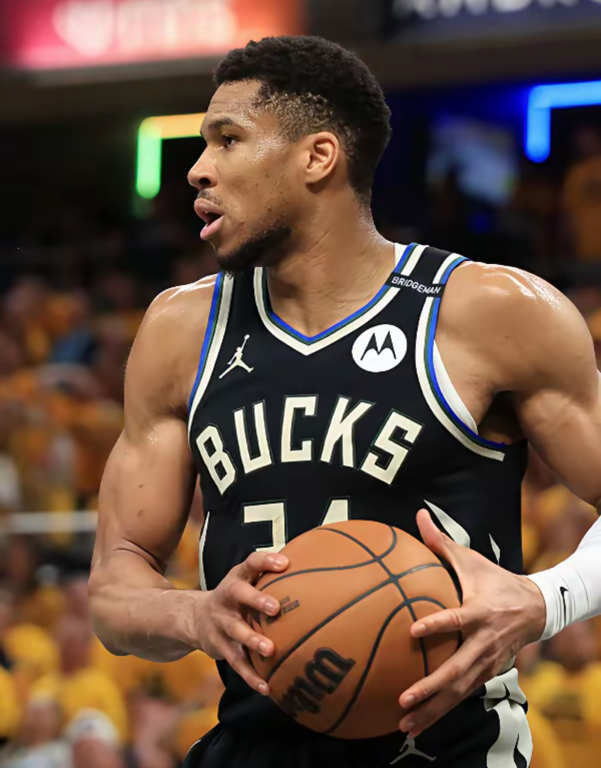 辽宁队鏖战火箭，字母哥高光表现