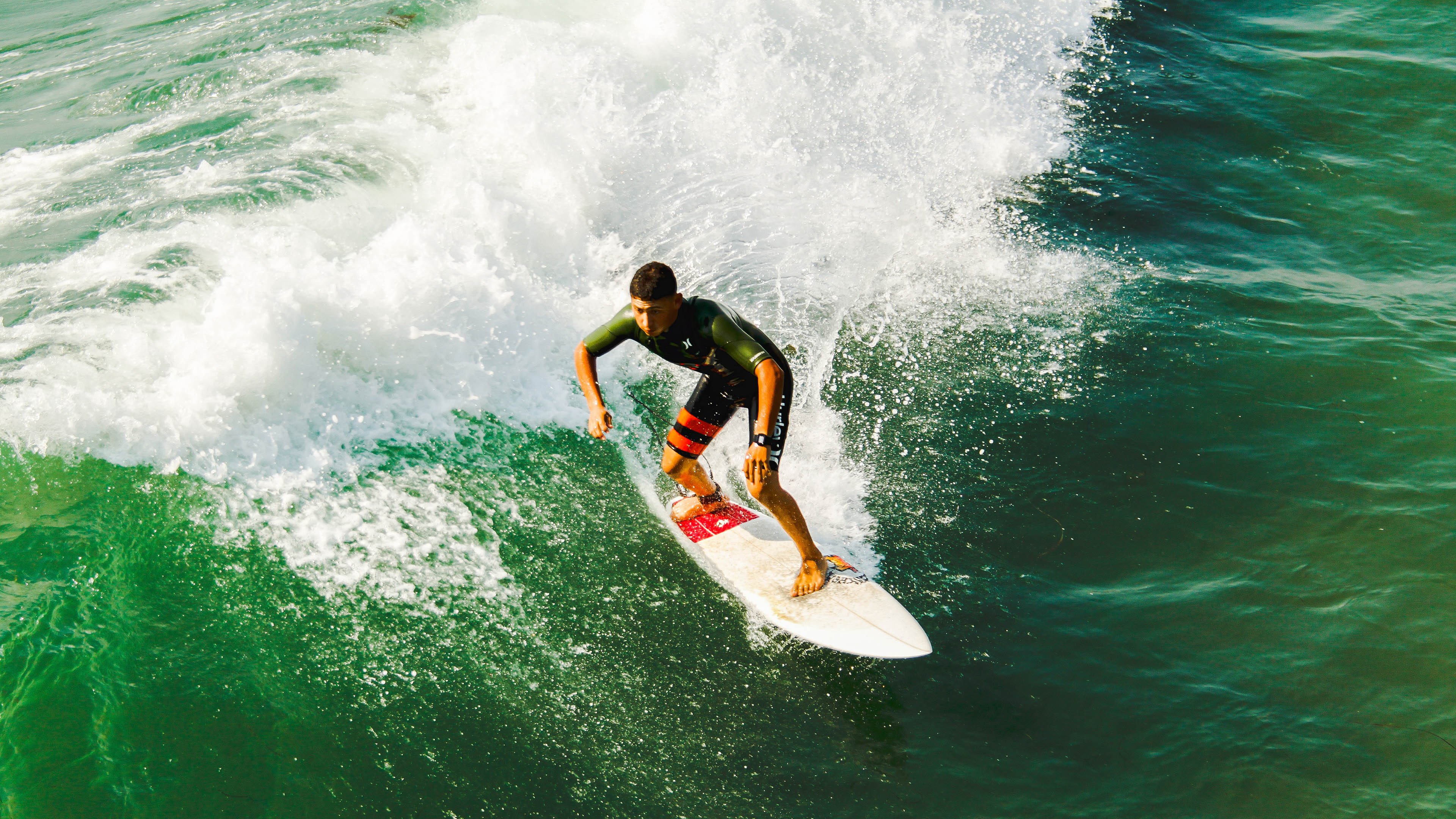 绿茵烽火与江南琴音，当西甲德比战火映照浙江爵士收割者